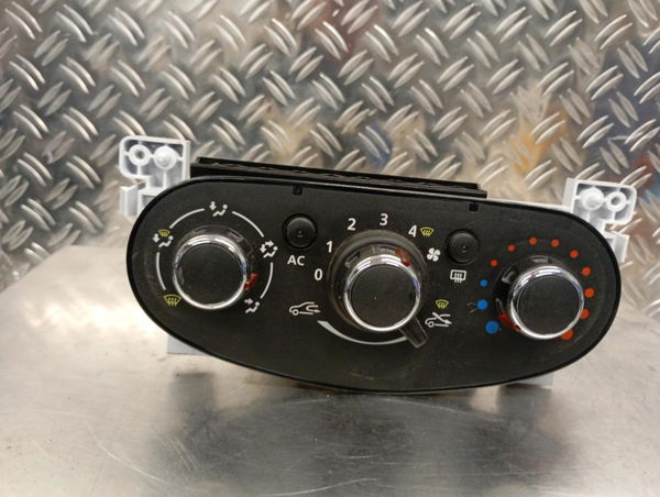 Commande de chauffage Dacia DUSTER (HS_) 1.2 tce 125 (2013-2018)
