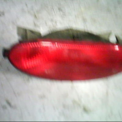 Feu brouillard central arrière Peugeot 206 3-5 portes (2A-C) 2.0 hdi 90 (1999-2009) 5 portes