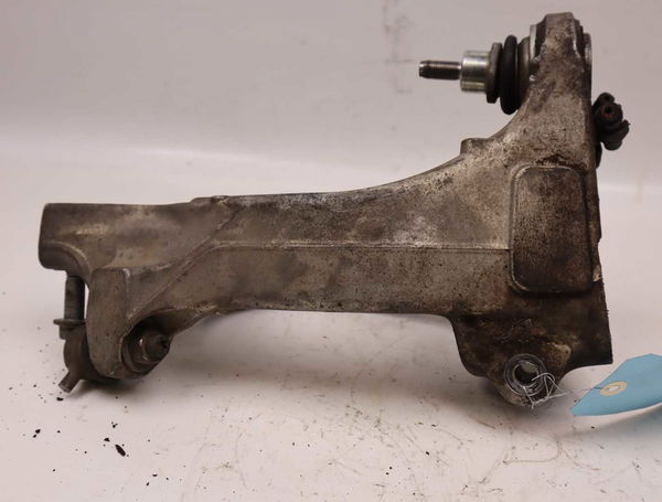 Support triangle inferieur avd Renault MEGANE III Coupé (DZ0-1_) 2.0 tce (dz1n) (2009)