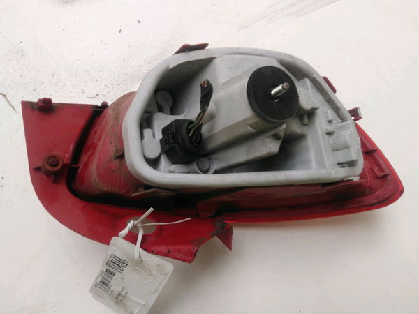 Feu arrière droit Seat IBIZA IV (6J5, 6P1) 1.2 (2009-2011)