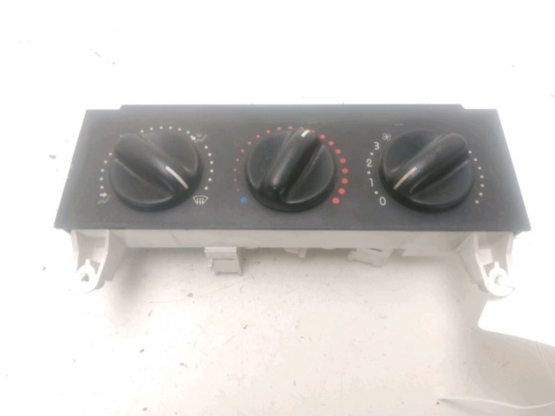 Commande de chauffage Renault KANGOO Express (FC0-1_) D 65 1.9 (fc0e, fc02, fc0j, fc0n) (1997) 4 portes