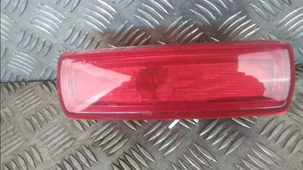 Feux stop supplementaire Renault TRAFIC III Camionnette (FG_) 2.0 dci 130 (fgmy) (2021)