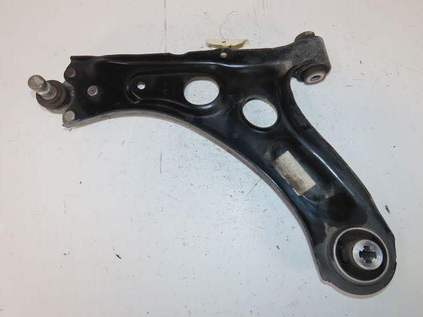 Triangle inf avg Peugeot 208 II (UB_, UP_, UW_, UJ_) E-208 (2019)