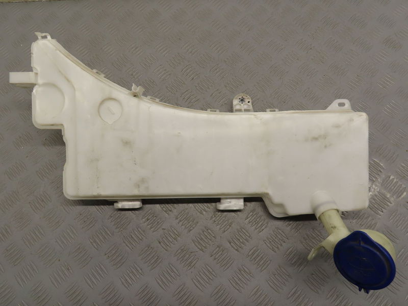 Reservoir lave-glace avant Peugeot 3008 SUV (MC_, MR_, MJ_, M4_) 1.2 thp- puretech 130 (mrhnsm, mrhnsu, mrhnsj, mrhnyw,... (2016)