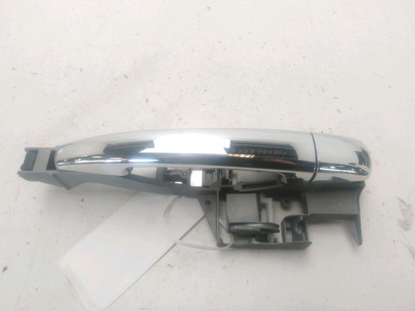 Poignee ext porte ard Citroën C3 II (SC_) 1.2 vti 82 (2012-2016) 5 portes