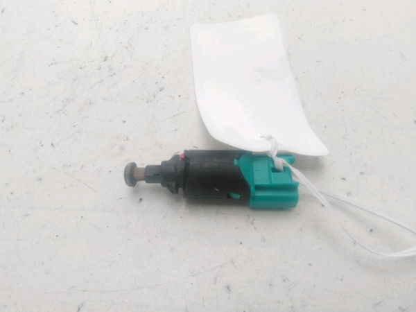 Contacteur de stop sur pedale  Citroën C4 GRAND PICASSO I (UA_) 2.0 hdi 138 (2006-2013)