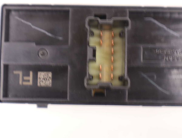 Commande lève-glace porte avant gauche Nissan QASHQAI II SUV (J11, J11_) 1.2 dig-t (2013)
