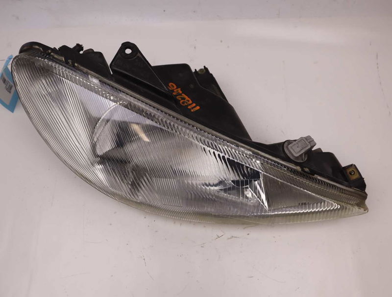 Phare droit Peugeot 206 3-5 portes (2A-C) 1.4 i (1998-2012) 3 portes