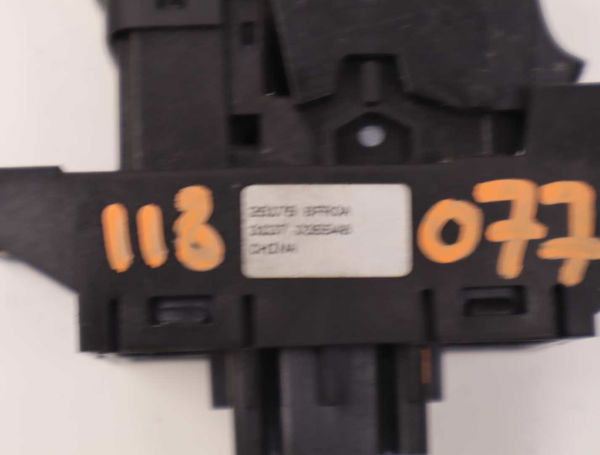 Interrupteur commande de frein a main Nissan QASHQAI II SUV (J11, J11_) 1.2 dig-t (2013)