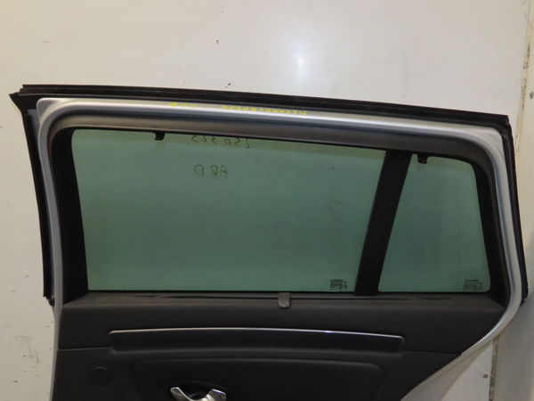 Porte arrière droite Renault LAGUNA III (BT0-1) 2.0 dci (bt01, bt08, bt09, bt0e, bt0k, bt12, bt1c, bt1d,... (2007-2015) 5 portes