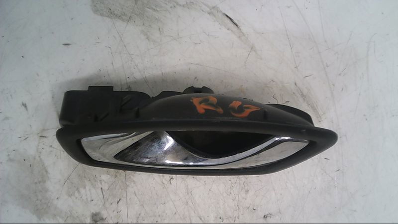 Poignee int porte arg Renault CAPTUR I (J5_, H5_) 1.2 tce 120 (2013)