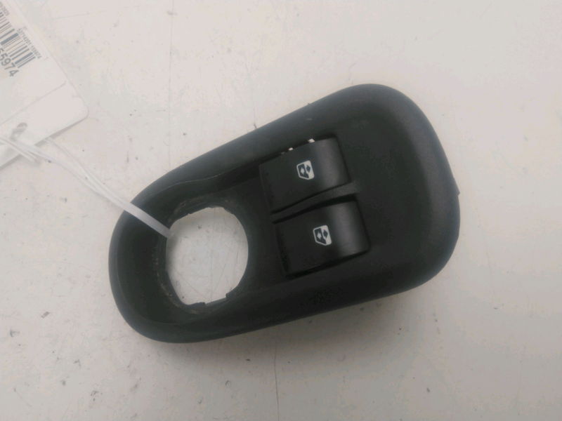 Commande lève-glace porte avant gauche Renault KANGOO BE BOP (KW0-1_) 1.5 dci (2009)