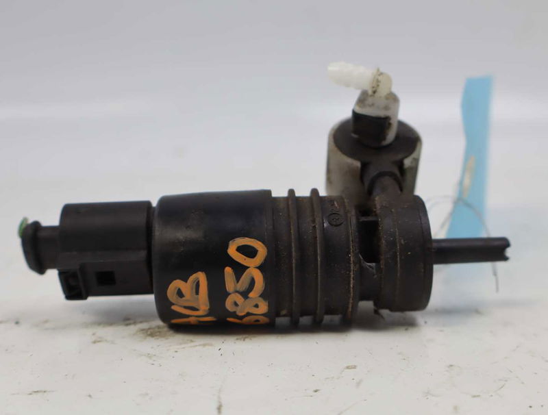 Pompe lave-glace avant Volkswagen GOLF VI (5K1) 2.0 tdi 4motion (2009-2012)