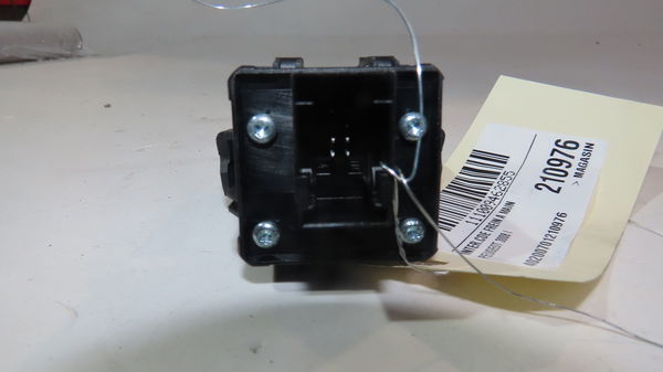 Interrupteur commande de frein a main Peugeot 3008 Monospace (0U_) 1.6 hdi (2009-2016) 5 portes