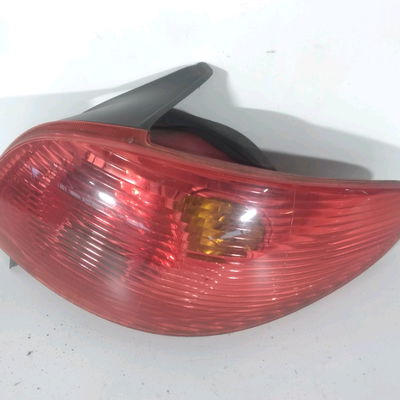 Feu arrière droit Peugeot 206 3-5 portes (2A-C) 1.4 i (1998-2012) 3 portes