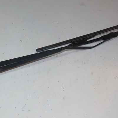 Bras essuie-glace avant droit Peugeot 306 3-5 portes (7A, 7C, N3, N5) 1.8 16v (1997-2001)