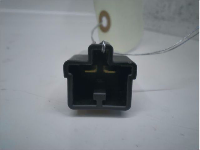 Contacteur de stop sur pedale  Toyota AYGO (_B1_) 1.0 (kgb10_) (2005-2014) 5 portes