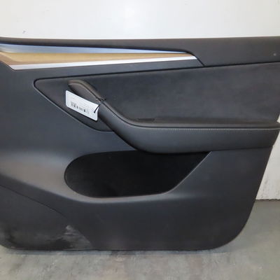 Garniture porte avd Tesla MODEL Y (5YJY) Ev traction intégrale (2021) 5 portes