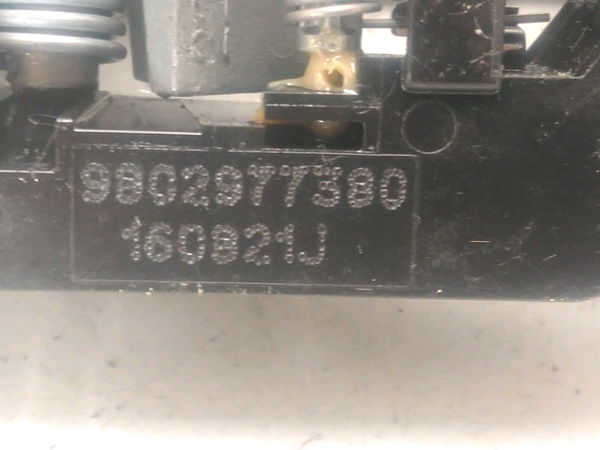 Poignee ext porte arg Peugeot 2008 II (UD_, US_, UY_, UK_) 1.5 bluehdi 110 (udyhsk) (2021)
