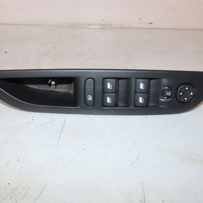 Commande lève-glace porte avant gauche Peugeot 208 II (UB_, UP_, UW_, UJ_) 1.2 puretech 100 (2019) 5 portes