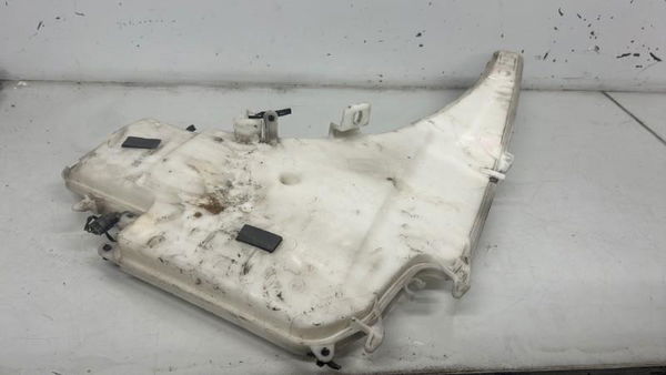 Reservoir lave-glace avant Bmw 1 (E87) 118 i (2004-2007)