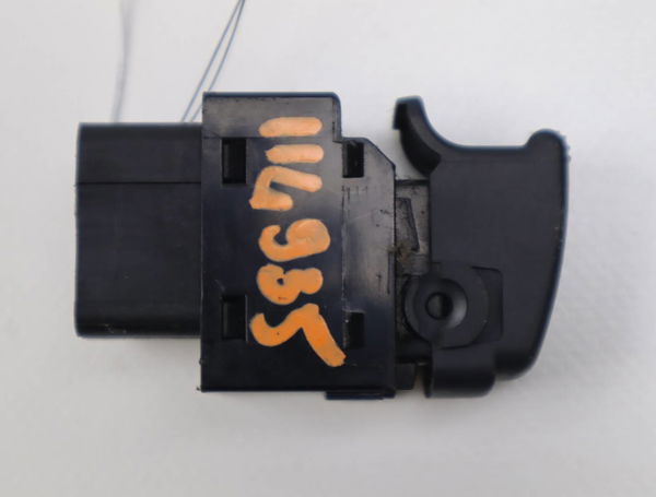 Commande lève-glace porte avant droite Hyundai GETZ (TB) 1.4 i (2005-2010)