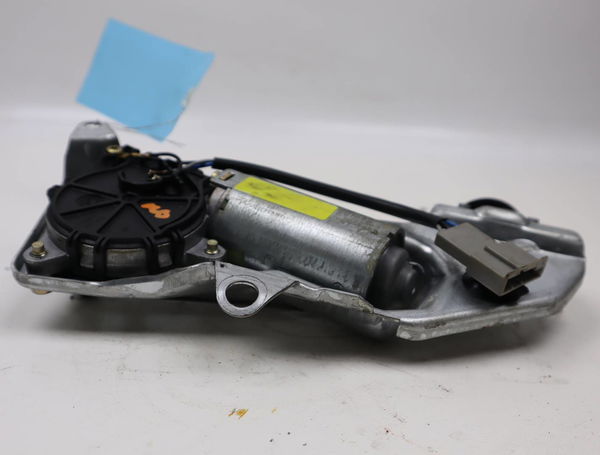 Moteur essuie-glace arrière Renault MEGANE I (BA0-1_) 1.4 16v (ba0d, ba1h, ba0w, ba10) (1999-2003)