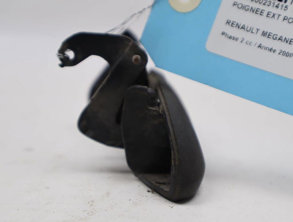 Poignee ext porte ard Renault MEGANE I (BA0-1_) 1.4 16v (ba0d, ba1h, ba0w, ba10) (1999-2003)