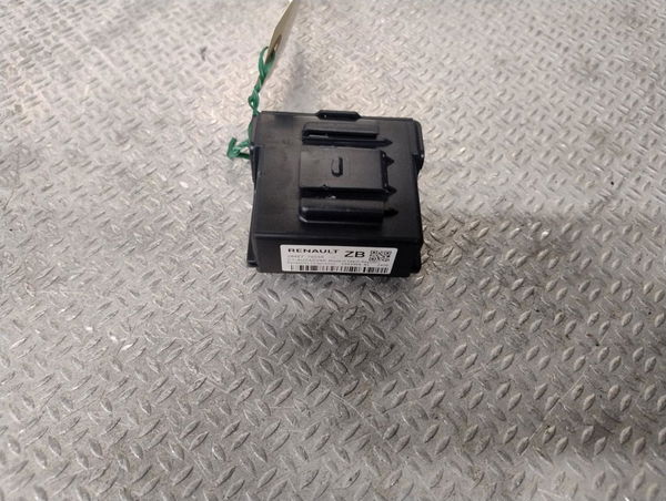 Platine fusible av RENAULT TRAFIC 3  TRAFIC 3 LONG PHASE 1