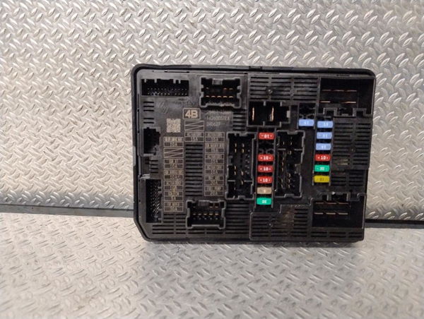 Platine fusible av RENAULT TRAFIC 3  TRAFIC 3 LONG PHASE 1