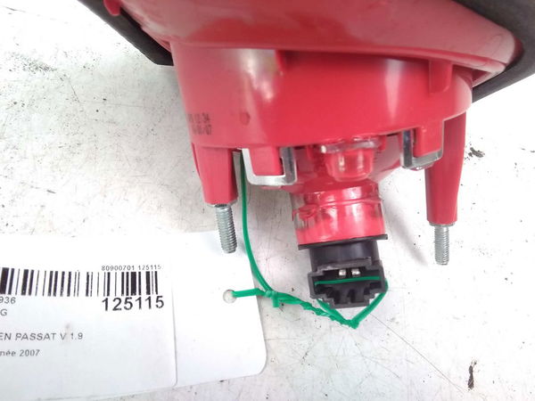 Feu arrière interieur gauche VOLKSWAGEN PASSAT V  1.9 TDI 105ch