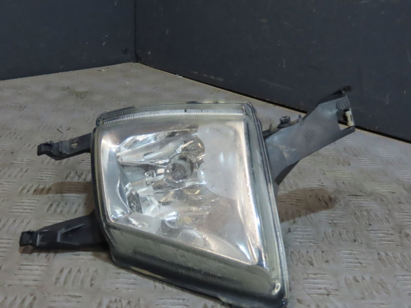 Phare antibrouillard avant gauche Peugeot 407 (6D_) 1.6 hdi 110 (6d9hzc, 6d9hyc) (2004-2010)
