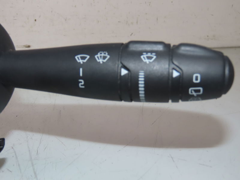 Commande clignotant Renault TWINGO II (CN0_) 1.2 16v (cn04, cn0a, cn0b) (2007-2014) 3 portes