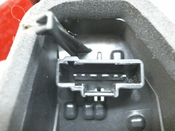 Feu arrière droit Peugeot 207-207 (WA_, WC_) 1.6 hdi 110 (2009-2012)