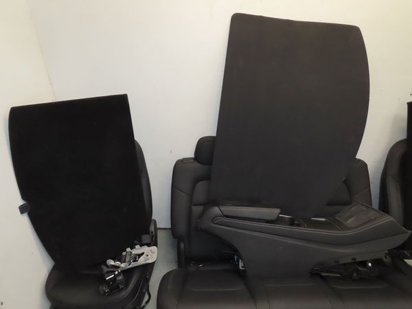 Interieur complet Tesla MODEL Y (5YJY) Ev traction intégrale (2021) 5 portes