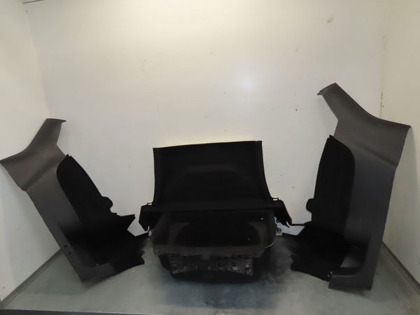 Interieur complet Tesla MODEL Y (5YJY) Ev traction intégrale (2021) 5 portes
