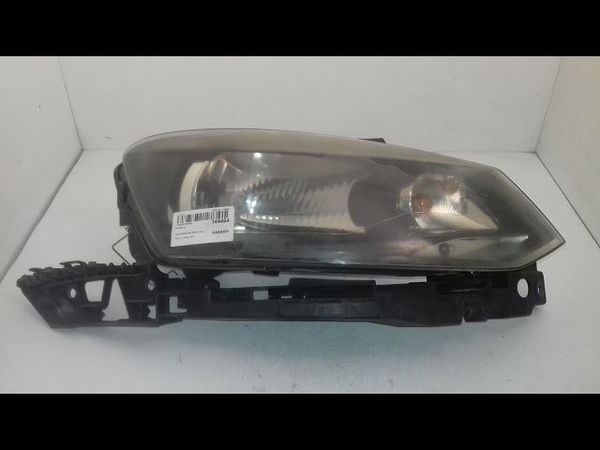 Phare droit Volkswagen POLO V (6R1, 6C1) 1.6 tdi (2009) 5 portes