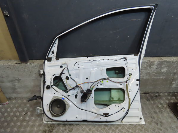 Porte avant droite Toyota PRIUS Liftback (_W2_) 1.5 hybrid (nhw20_) (2003-2009)