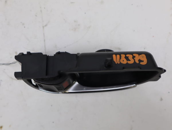 Poignee int porte avg Toyota AURIS (_E18_) 1.2 (nre185_) (2015-2018)