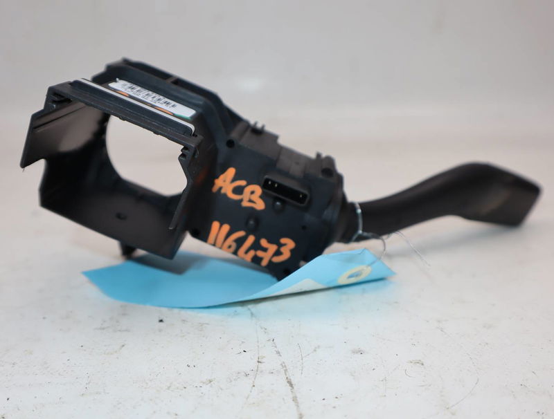 Commande clignotant Audi A4 B7 Avant (8ED) 1.8 t (2004-2008)