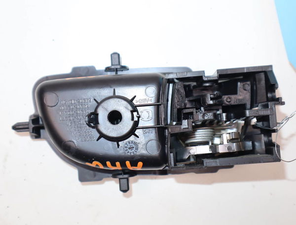 Poignee int porte arg Toyota AURIS (_E18_) 1.2 (nre185_) (2015-2018)