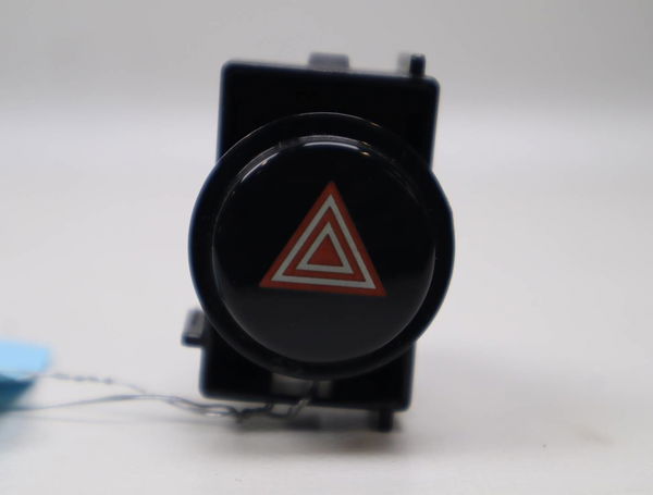 Bouton de warning Toyota AURIS (_E18_) 1.2 (nre185_) (2015-2018)