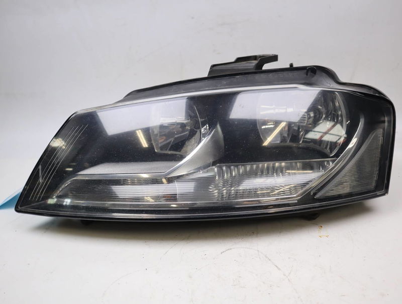 Phare gauche Audi A3 Sportback (8PA) 1.6 tdi (2009-2013)