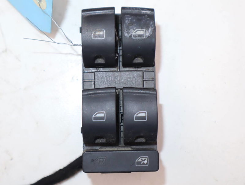 Commande lève-glace porte avant gauche Audi A4 B7 Avant (8ED) 1.8 t (2004-2008)