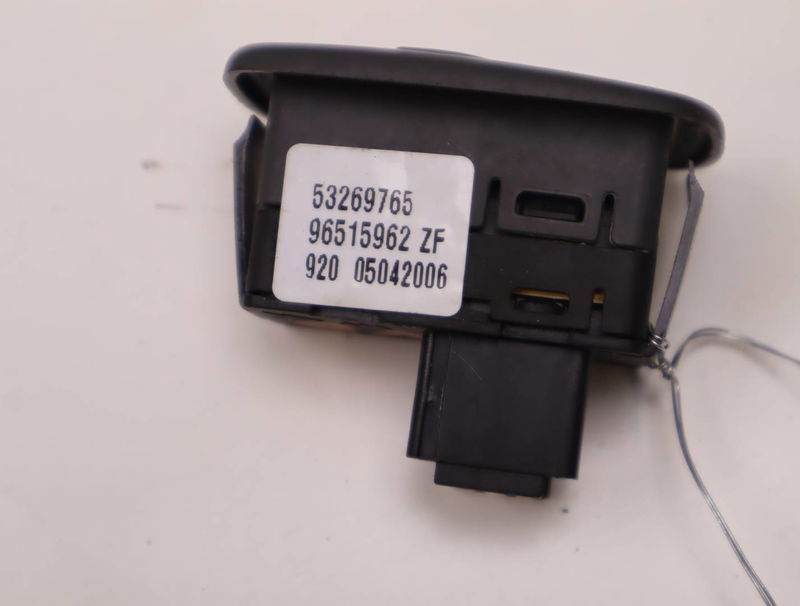 Commande lève-glace porte avant droite Citroën C5 II (RC_) 1.6 hdi (rc8hzb) (2004-2008)