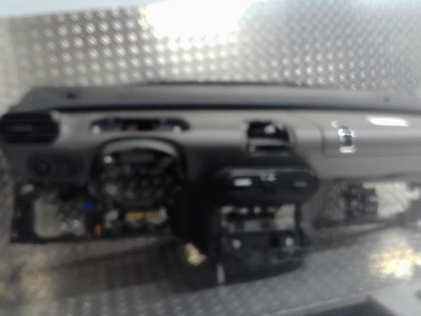 Planche de bord Citroën C4 CACTUS 1.6 bluehdi 100 (2014)