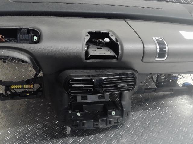 Planche de bord Citroën C4 CACTUS 1.6 bluehdi 100 (2014)
