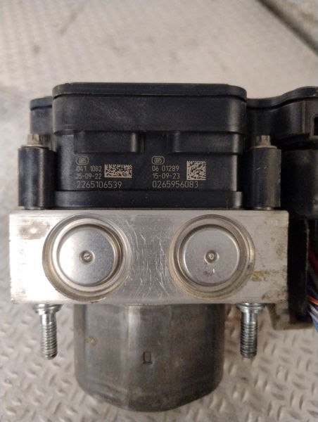 Unité hydraulique abs Peugeot 308 II (LB_, LP_, LW_, LH_, L3_) 1.6 bluehdi 120 (2013-2021)