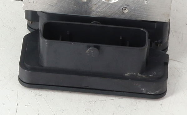 Unité hydraulique abs Renault TWINGO III (BCM_, BCA_) 1.0 sce 70 (2014) 5 portes