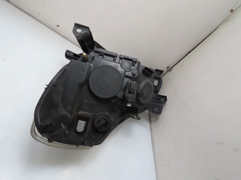 Phare droit Renault CLIO III (BR0-1, CR0-1) 1.4 16v (2005-2012)